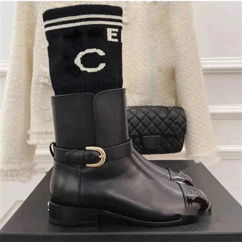 Com bota elástica de designer de pele de carneiro de metal Chelsea Rainboot Toes redondos Knight Snow