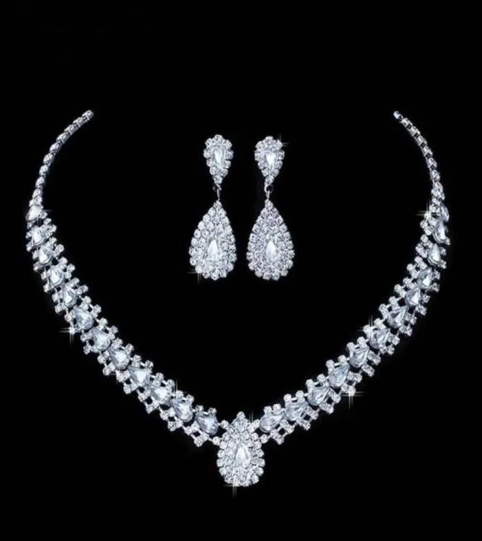 Luxe bruiloft sieradensets voor bruidsbruidsmeisje sieraden drop oorrang ketting set Oostenrijk Crystal hele cadeau50763335879576