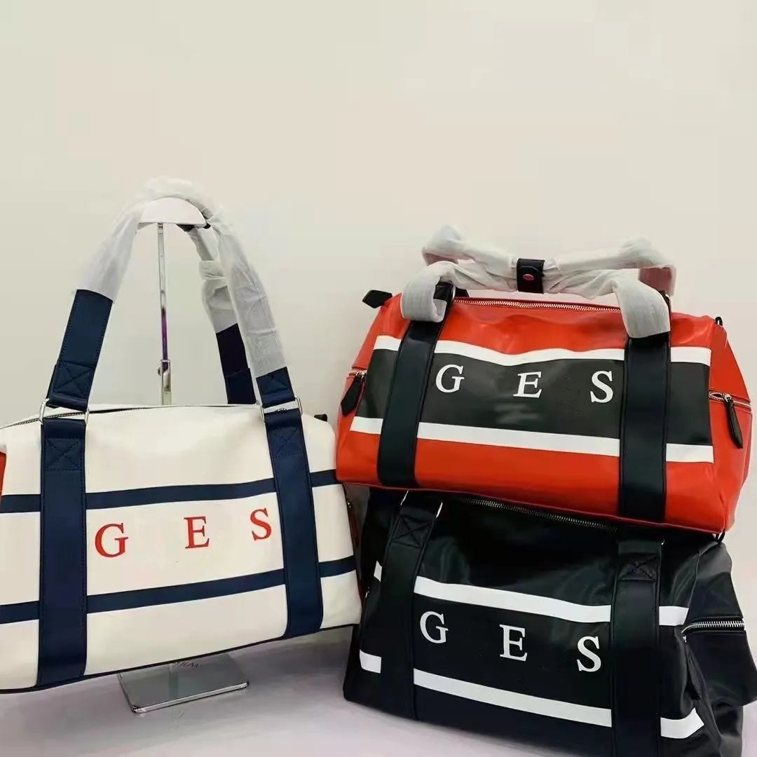 Lyxdesigner Nya Boston -väskor mode kontrasterande färg sömmar läder crossbody väska gs kvinnor mens axel tyg väska helg fitness utomhus handväskor