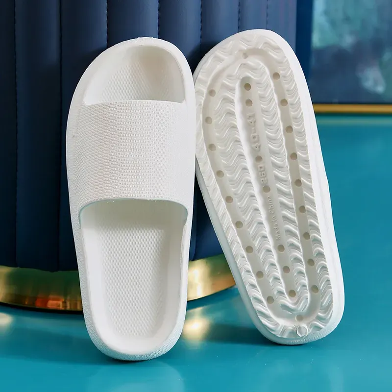 Designer Slippers 2023 Women Hole Shoes New Trend Ins Nurses Wear Light Soft-soled Sandals Beach Seaside