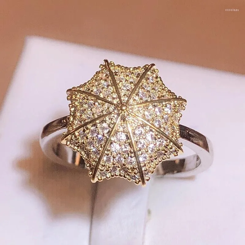 Pierścienie klastra 2023 Kreatywne ditowe pierścień w kształcie pierścienia w kształcie pierścienia Rose Gold Biżuteria Hurtowa kobieca impreza urodzinowa prezent urodzinowy
