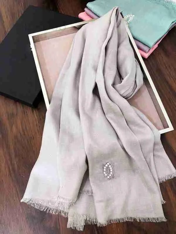 Scarves Designer Autumn Winter New Classic Men's Women's Cashmere Scarf Solid Color Embroidered Tassel Soft Warm All Goat Plus Thick Fleece Neck L16V