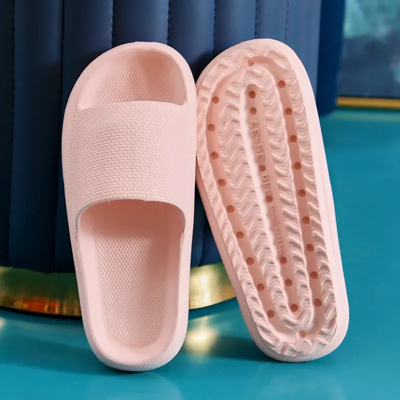 Designer Slippers 2023 Women Hole Shoes New Trend Ins Nurses Wear Light Soft-soled Sandals Beach Seaside