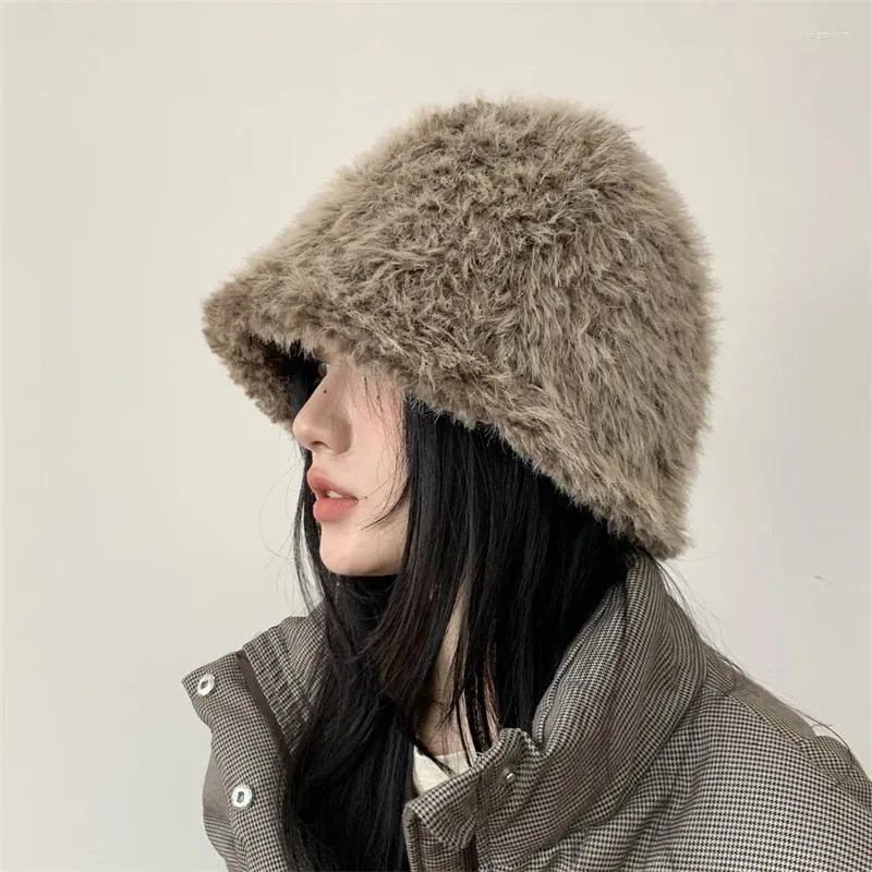 Berets Japanische Plüsch Eimer Hut Winter Verdickte Warme Casual Basin Cap Big Head Mode Kurze Krempe Winddicht Bob Hüte Für frauen Gorras