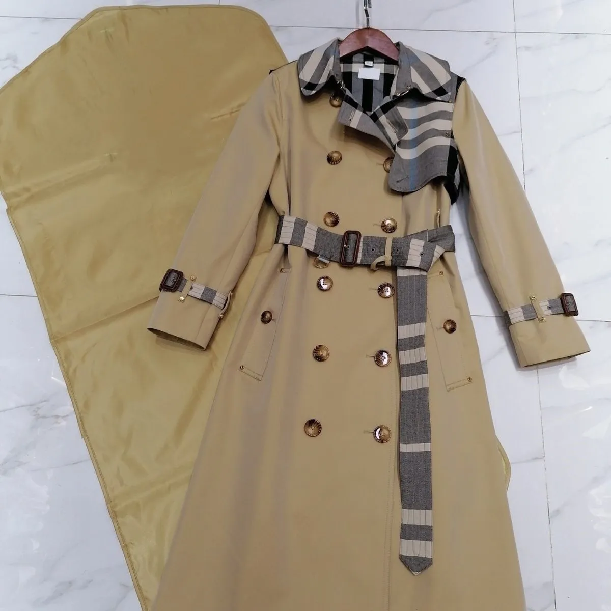 Designer Heritage Burberry Ivory Trench Coat For Women And Men