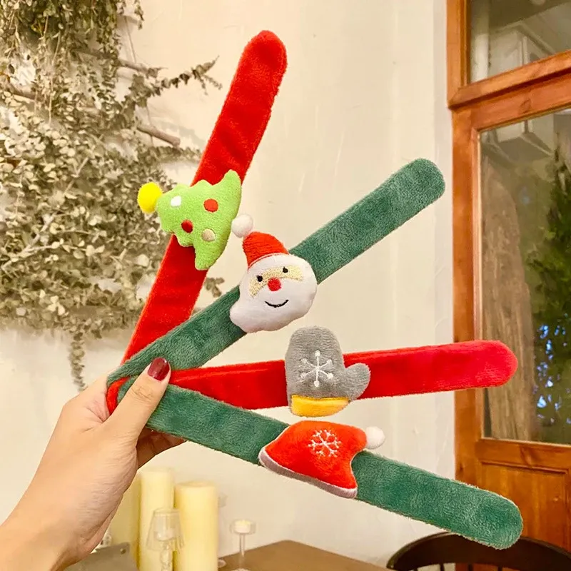 Kerst Clap Armband Cartoon Pluche Elanden Sneeuwpop Cirkel Armband Voor Kerstmis Kinderen Cadeau Nieuwjaar Party Speelgoed Decor Polsband