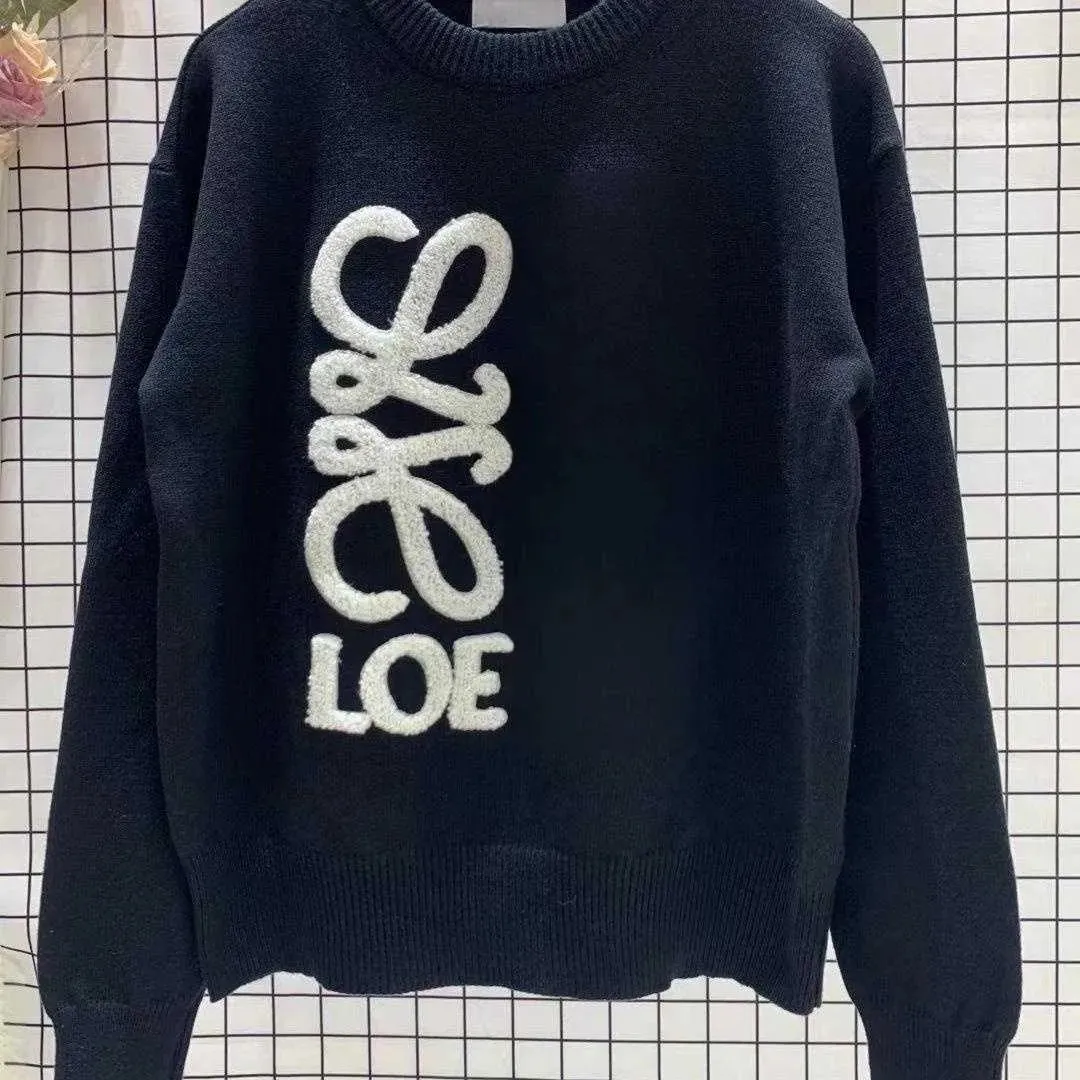 Kobiety jesienne swetra Sweter Haft Haftowe Niezwykłe dzianiny projektant WŁAŚCIWOŚĆ Winter Loewee Sweter Loewes Long-Sleeved Streetwear 729