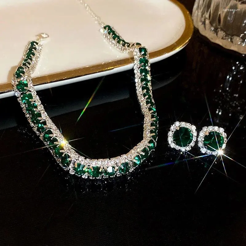 Ensemble de boucles d'oreilles et collier ras du cou en strass vert pour femmes, bijoux élégants et délicats en cristal pour dames, mariage, Banquet, Premium