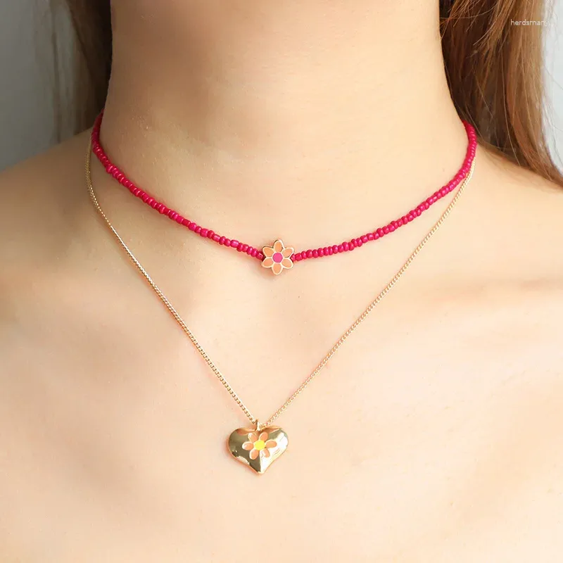 Collares colgantes Collar doble Temperamento de moda para mujer Amor con cuentas a mano Corazón Pequeña flor Esmalte Aceite de goteo