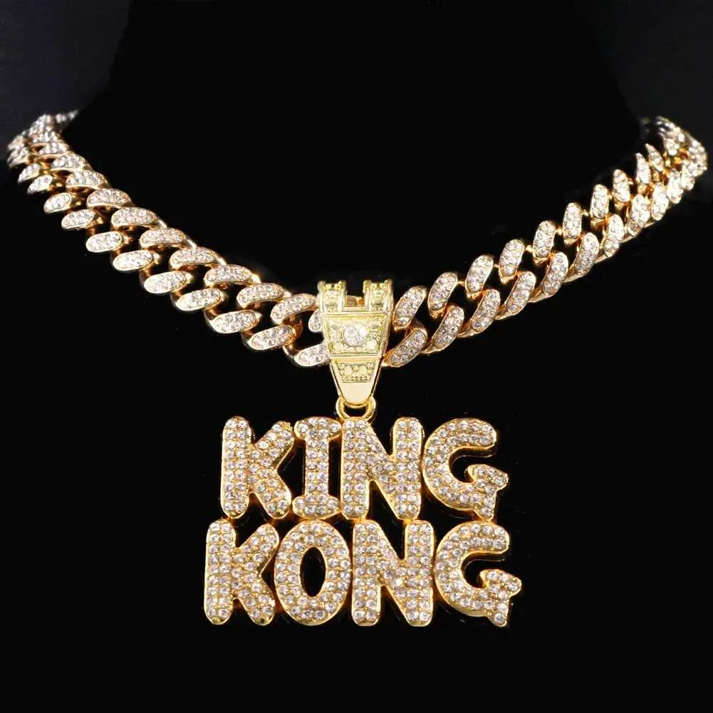 Anhänger Halsketten Hiphop Iced Out King Kong Brief Halskette Frauen Männer Miami Cuban Link Kette Männliche Mode Rock Statement Schmuck