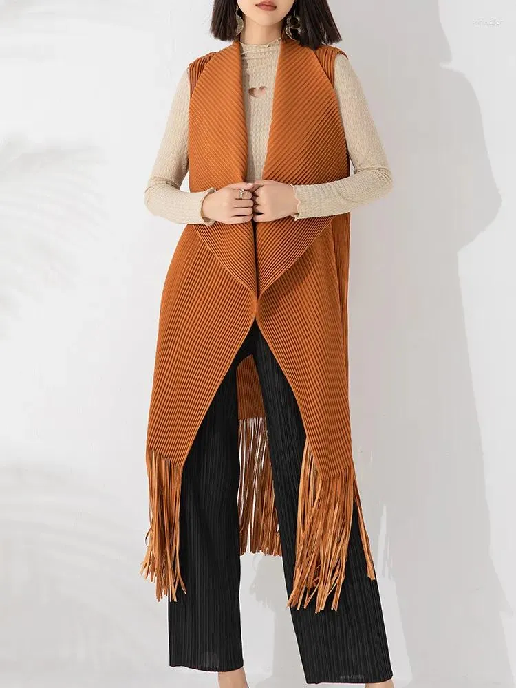 Trench da donna Miyake Fold 2023 Gilet autunno e inverno Cardigan ampio Cappotto lungo con scialle con frange sul risvolto