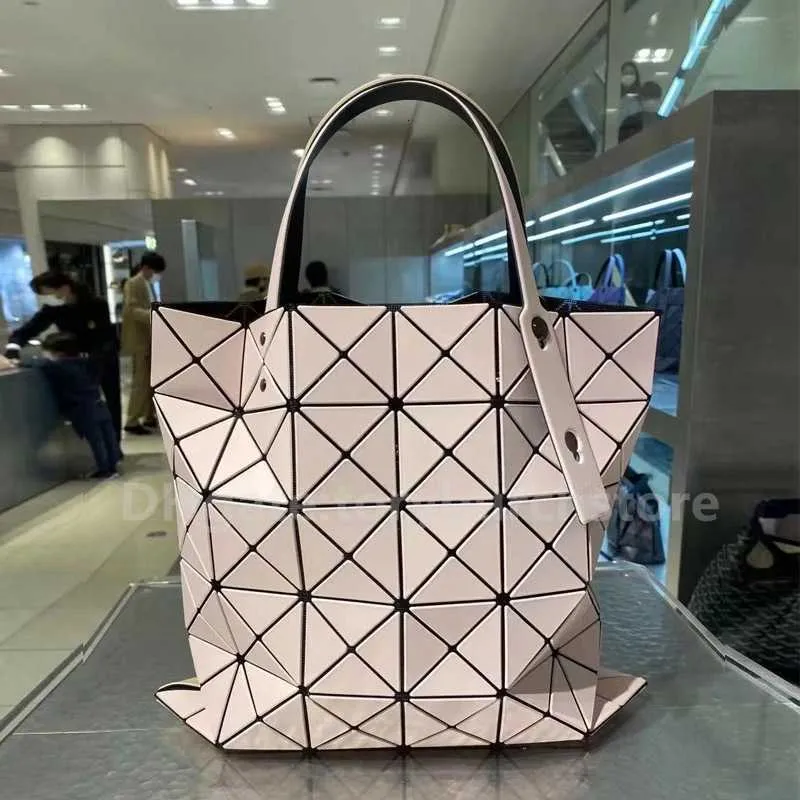 et Corée du Sud Lingge Sac Fourre-tout givré brillant à six cellules pliable portable à une épaule pour femmes au Japon Sacs de créateurs de vie Sac à main de haute qualité