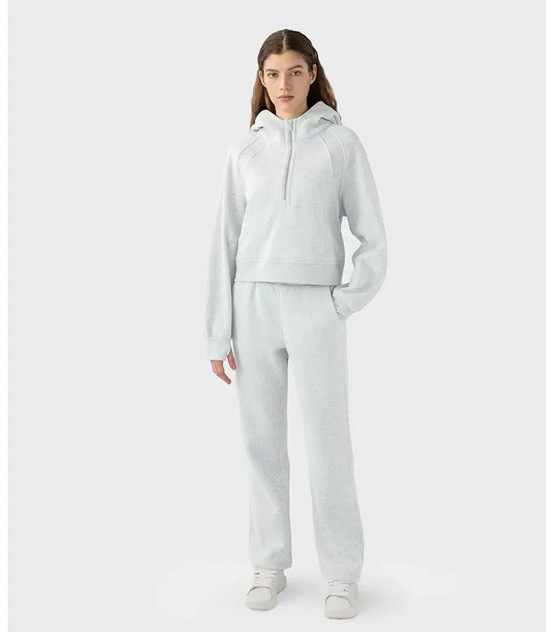 Ensemble jogging loose