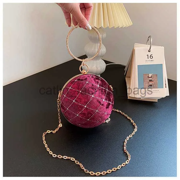 Cross Body design with high-end feel bag that exudes aura and sparkles with chain. shoulder bag and mini round crossbody bagcatlin_fashion_bags