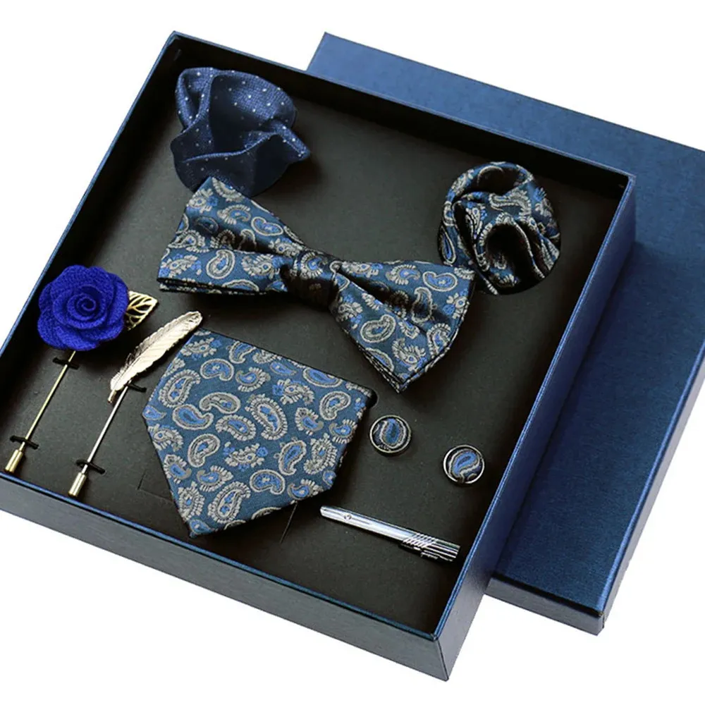 Bow Ties 8 parçalı Set Men için Klasik Bow Ties Kelebek Kerchief Square Cufflinks Broş kravat klipli Bussiness Düğün Bow Suit Hediye Kutusu 231012