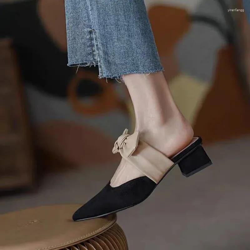 Robe chaussures femme en vente 2023 mode cuir pu femme talon haut été moyen confortable sexy pompe à nœud femmes zapatillas de mujer