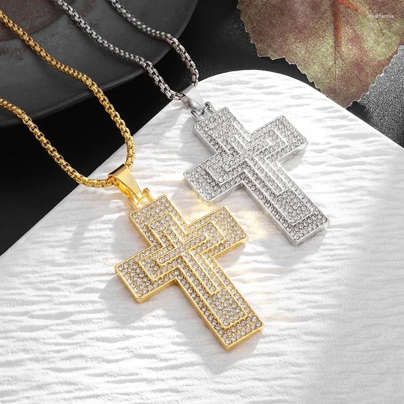 Pendant Necklaces Fashionable And Exquisite Shiny Multi-Layered Zircon Cross Necklace For Men Women Trendy Hip Hop Jewelry Party Gifts