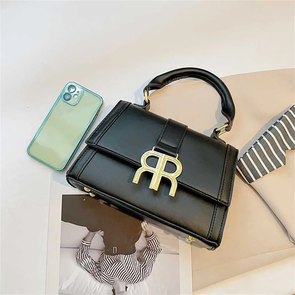 23 Nya väskor Solid Color Trend Fashion Advanced Sense Bag Single Shoulder Oblique Straddle Handheld Panel Small SquareCode 2879