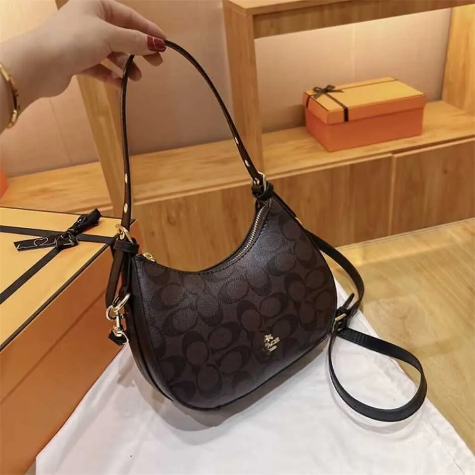 여자 2023 New Crescent Bag Fashion Underarm Simple Shoulder Commuter 다목적 캐주얼 Womencode 2879