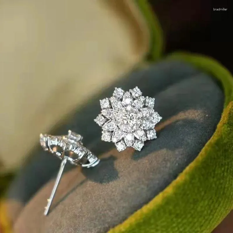 Oorknopjes 18K goud 0,86 karaat natuurlijke diamant Dames bloemvorm verloving bruiloft bijpassend certificaat