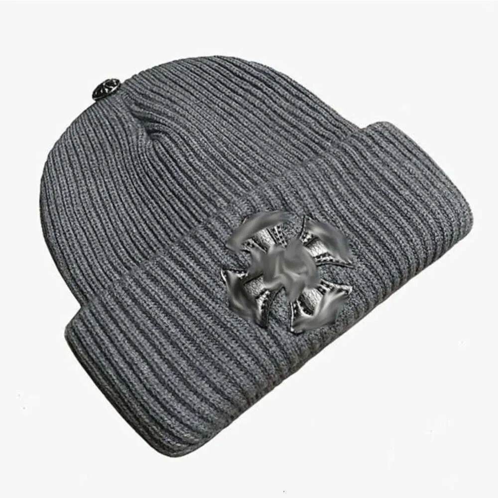 قبعات الأزياء للسيدات الفاخرة العلامة التجارية CH HEARTS BEANIE MEN WAND CAP الخريف الشتاء WARTER HARDGEAR LADIES TRANDER TREDENTERTIEL