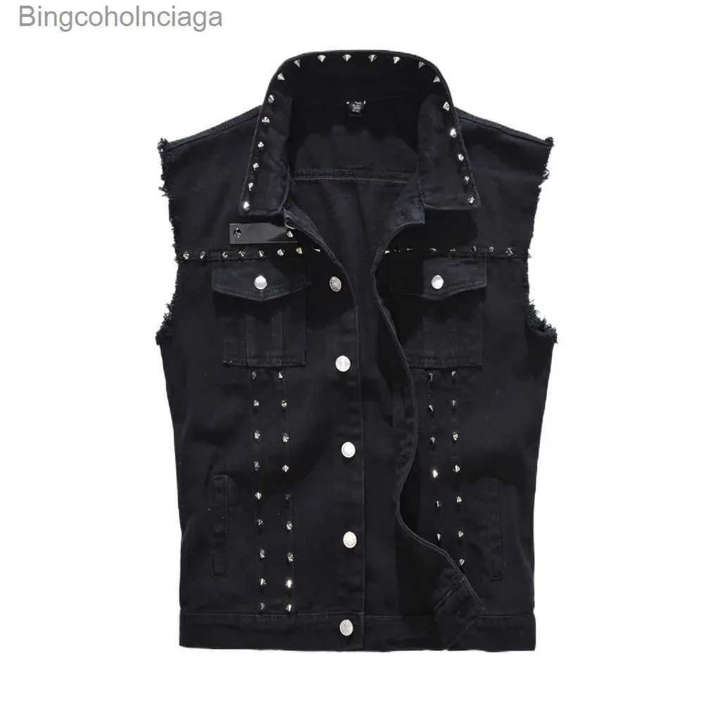 Chalecos para hombres Nuevo 2022 Chaleco de mezclilla Hombres Punk Rock Remache Vaquero Negro Jeans Chaleco Moda Hombres Estilo de motocicleta Sin mangas Jeans Chaqueta M-6XLL231014