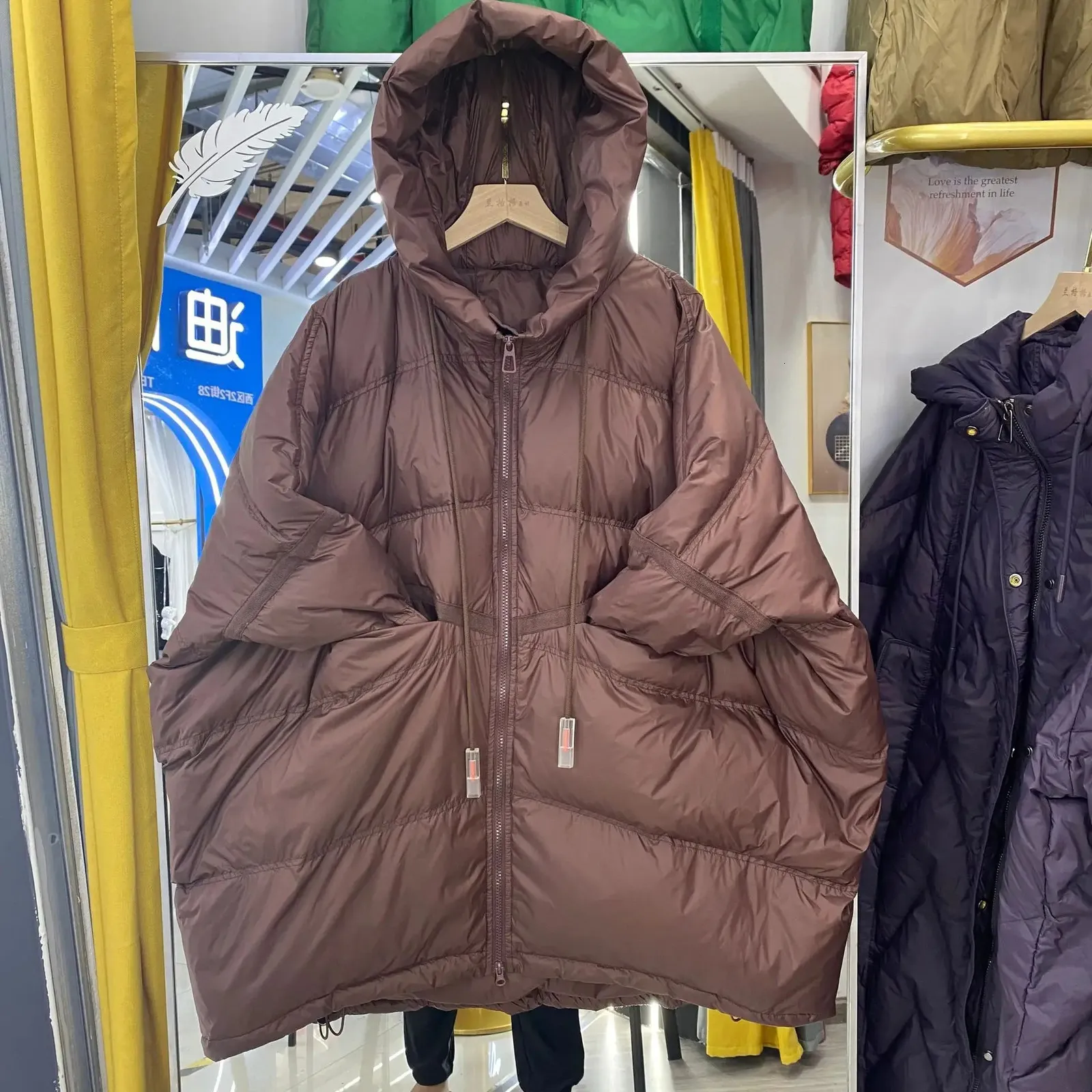 Piumino da donna Parka fuori stagione piumino da donna medio lungo con cappuccio grande sciolto coreano cappotto invernale in anatra bianca ispessita 231013