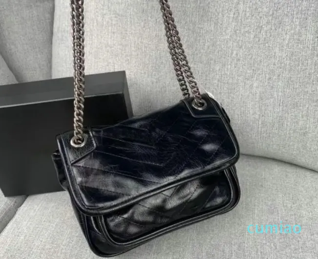 新しいレディースバッグしわくらつと光沢のあるレザーショルダーバッグハンドバッグデザイナーブラックチェーンバッグハンドバッグ財布の財布25cm