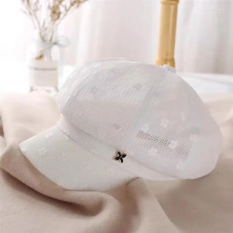 Berets Women Caps With M Metal Sign Lace Floral Solid Sboy 2023 Summer Octagonal Hat For Ladies White Black