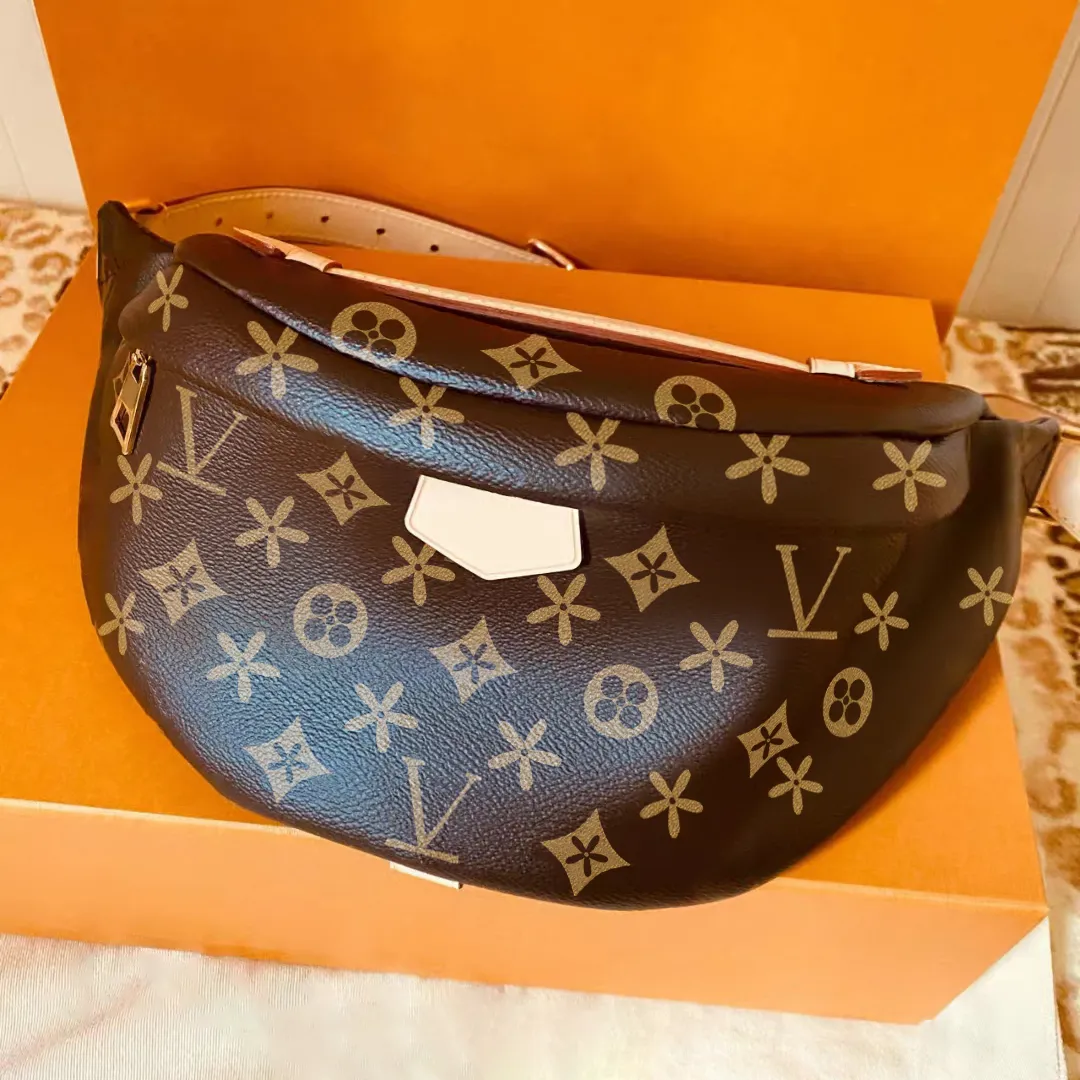 Göğüs Paketi Erkekler Crossbody Womens Bumbag M43644 Luxurys Designer Debriyaj Kahverengi Çiçek El Çantaları Fanny Paket Tavalar Beldetler GÜNLÜ DERİ Moda omuz Kemer Çantası