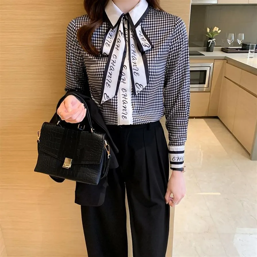 2022 Ribbon Bow Designer Silk Shirt Women Classic Lapel Vintage -knapp Blusar Långärmad Office Ladies Runway Print Shirts Sprin2763