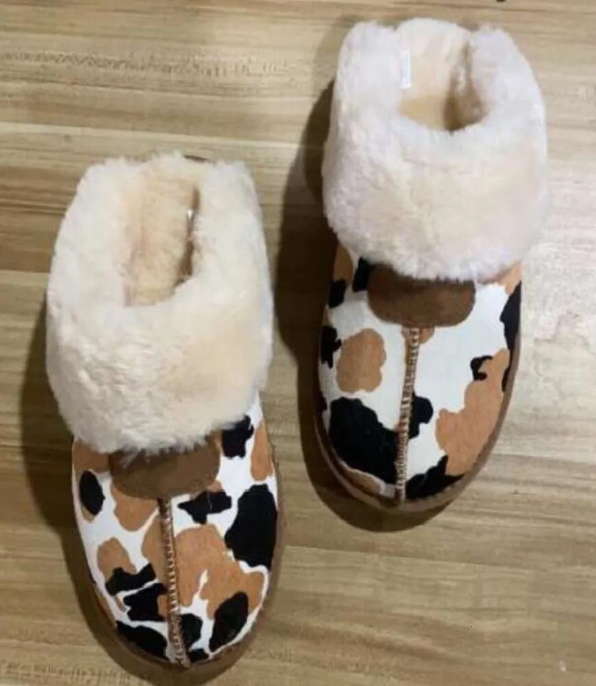 24 chinelos femininos com estampa de leopardo, sapatos femininos infantis, botas clássicas leves e quentes, inverno novo u