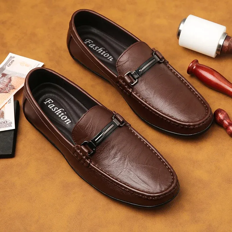 Kleid Schuhe Italienische Echtes Leder Slip auf Männer Luxus Marke Loafer Mode Design Casual schuhe Mokassin Männlich Fahren Flache 231013