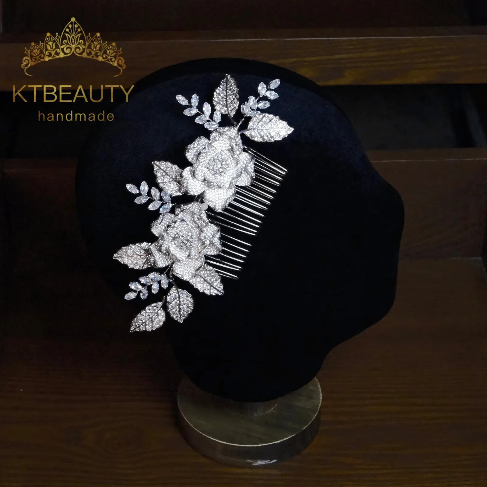 Wedding Hair Jewelry KTBEAUTY Wedding 2 designs Head Jewelry Flowers leafs AAA Zirconia Hair Clip Bridal Accessories Women Headpiece 231013