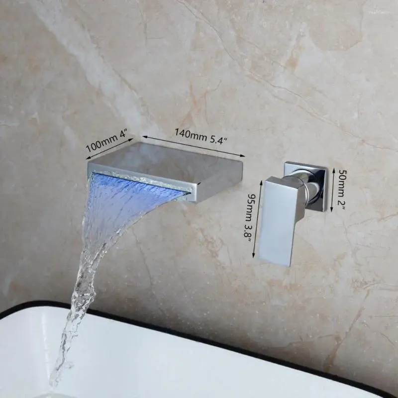 Robinets de lavabo de salle de bains Vidric Chrome Laiton Robinet de baignoire Soild Polish Cascade LED Changement mural Robinet mitigeur de lavabo d'eau