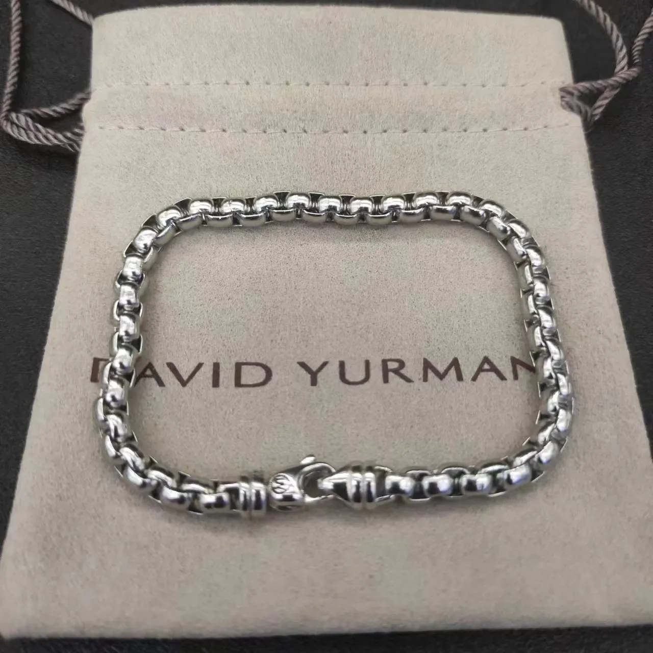 NY DY CIRCLE Link Chain Charm Designer Armband för kvinnliga kubanska kedjor Diamonds mode retro fest födelsedag smycken gåva populärt i Europa och Amerika