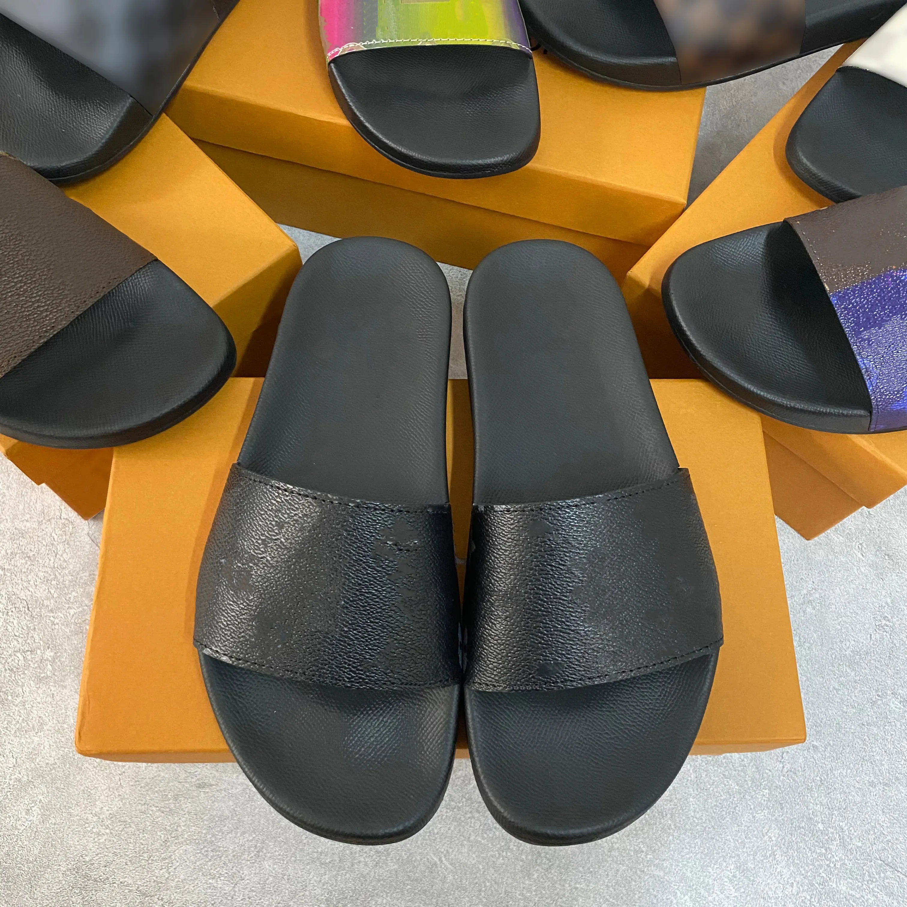 7A Scivolo di alta qualità Pantofole da uomo per esterno Ciabatte WATERFRONT sandali piatti classici Sandali di design di lusso Pantofole estive in vera pelle Scarpe casual