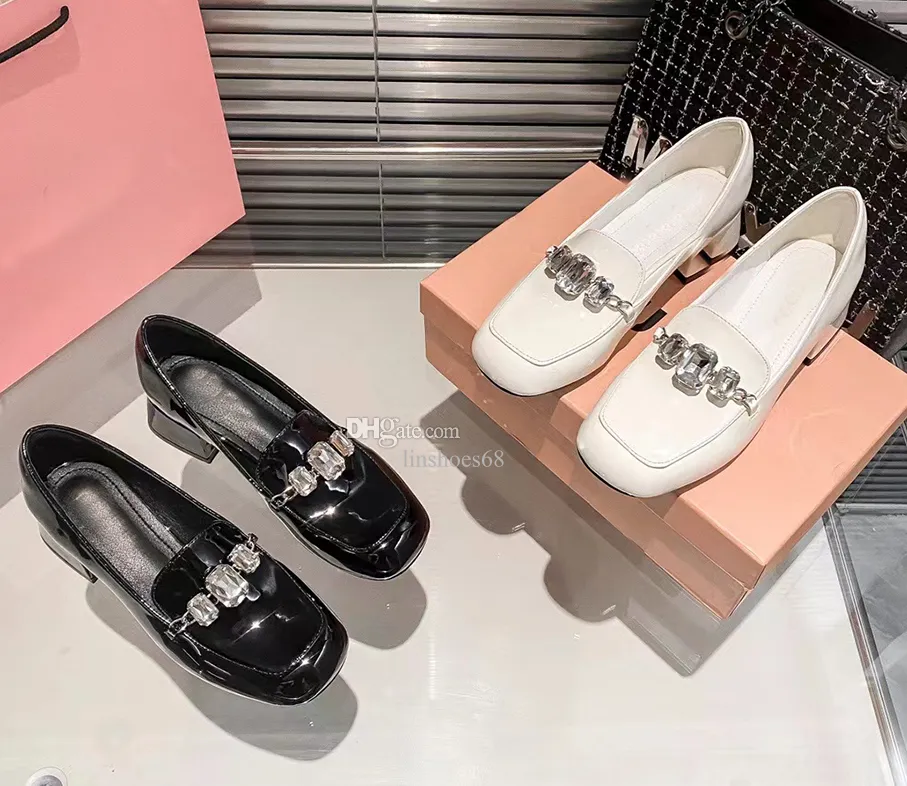 새로운 정품 가죽 두꺼운 힐리저리 드레스 신발 프랑스 패션 패션 얕은 구강 레푸 싱글 신발