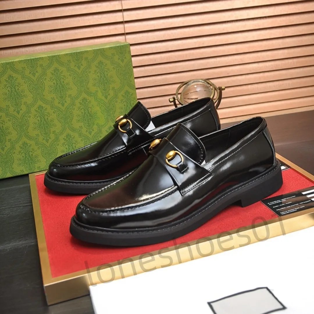 رجال إيطاليون فاخرون يرتدون أحذية Oxford Leather Leather Brown Black Men Designer Shoiders Shoes Men Classic Hight Quality Wedding Office أحذية رسمية A3