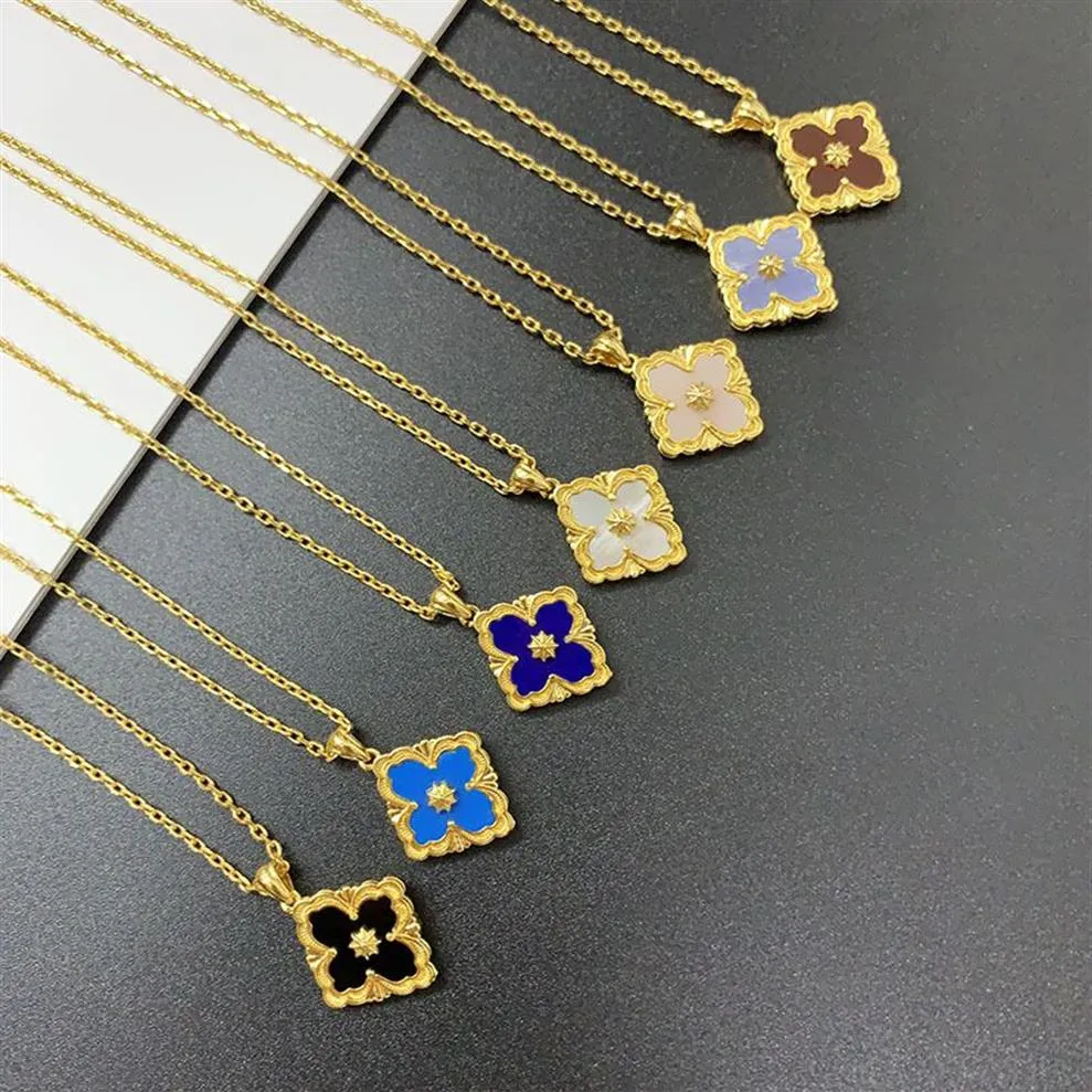 Luxury 18k Gold Clover Designer Pendant Neckor for Women Cross Chain Choker Italy Famous Brand Retro Vintage Palace Halsband PA216S