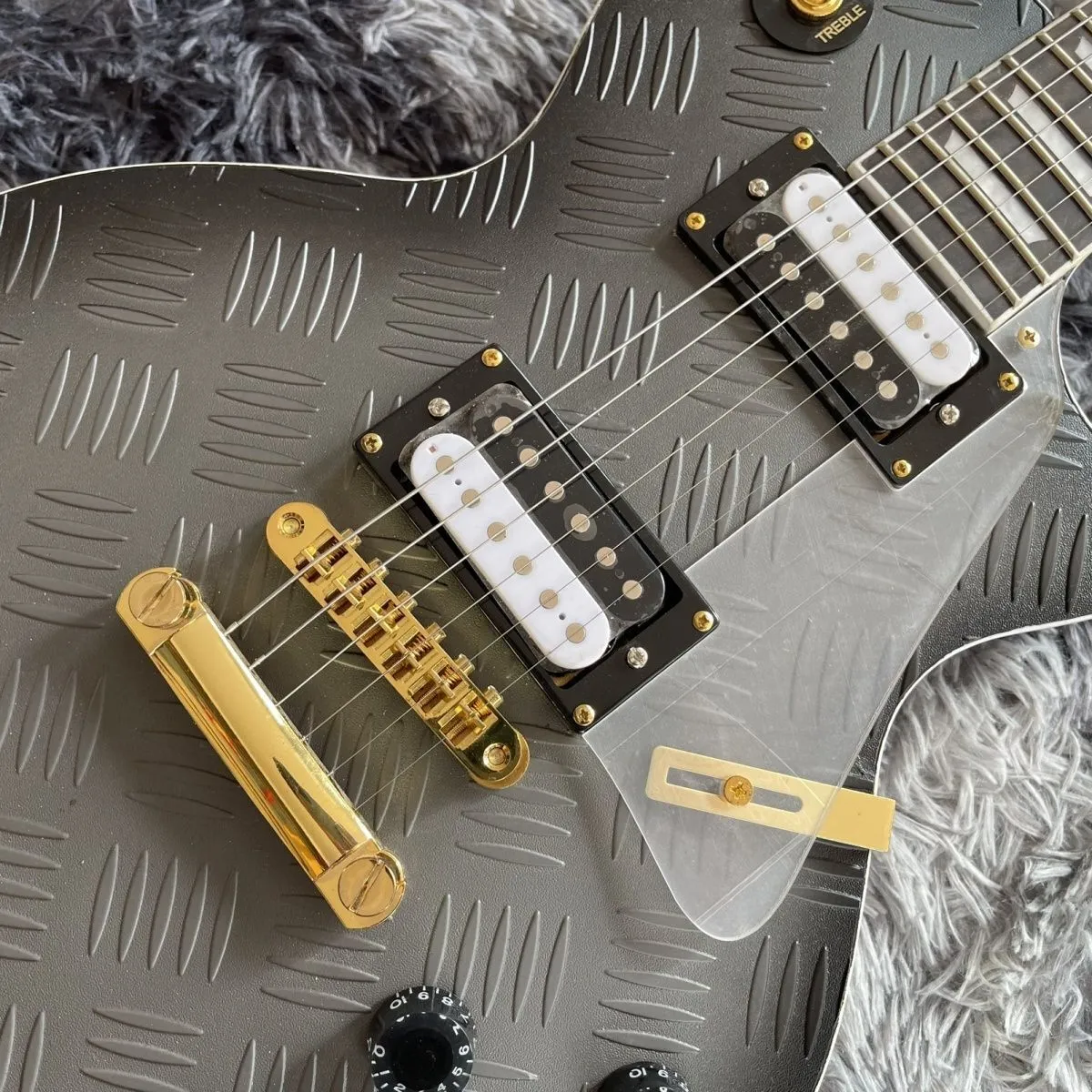 サウンド品質保証新しいブラックマットエレクトリックギターローズウッドフィンガーボード