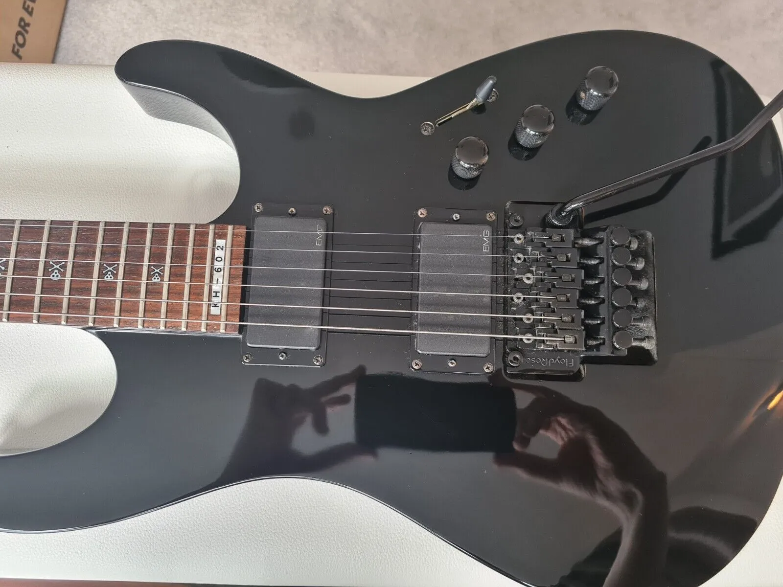 Es Ltd Kirk Hammett Kh602 Guitar jako ta sama na zdjęciach