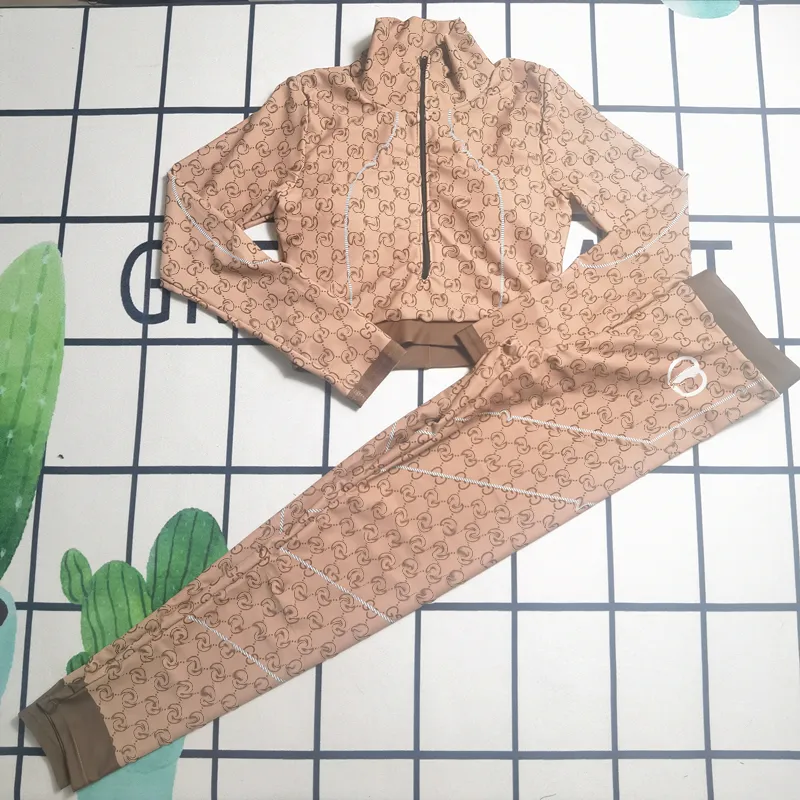 2022 Women Tracksuits Set Knitted Vest Yoga Suit Hip Lifting High