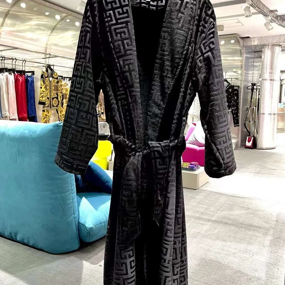 Mode velours peignoir hommes femmes chemise de nuit vers designer coupe-vent 3D brodé longue veste ceinture manteau
