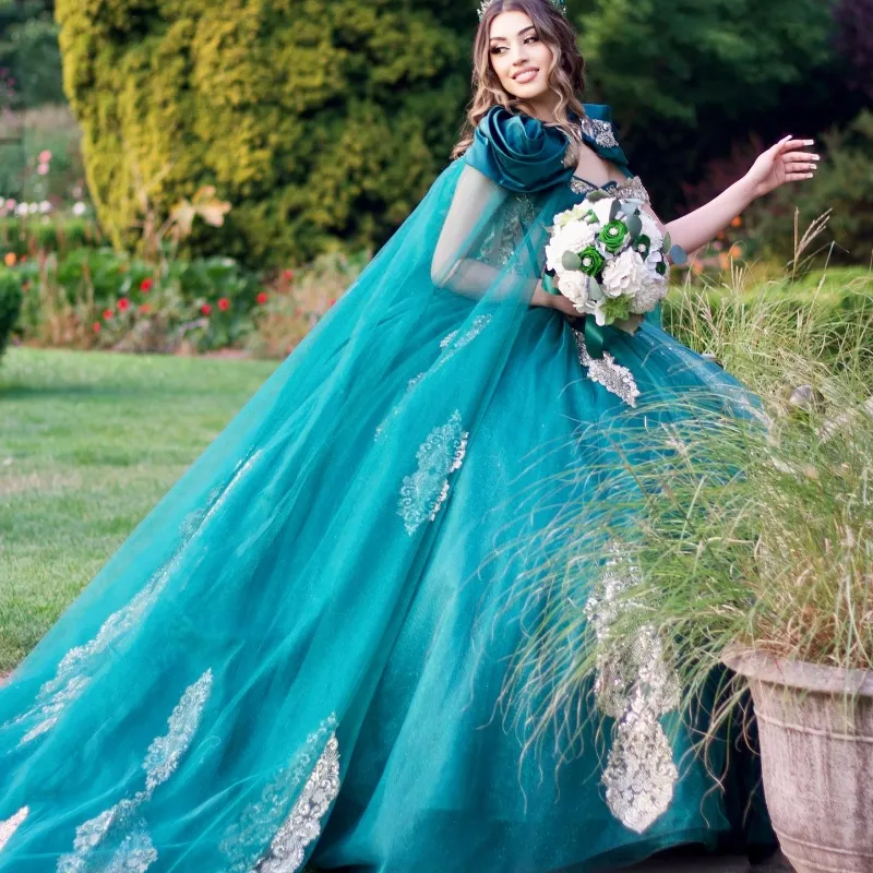 Zielona ukochana błyszcząca suknia balowa sukienki Quinceanera Applique z Cape Formal Vestido de 15 Anos Quinceanera Princess Party Dress