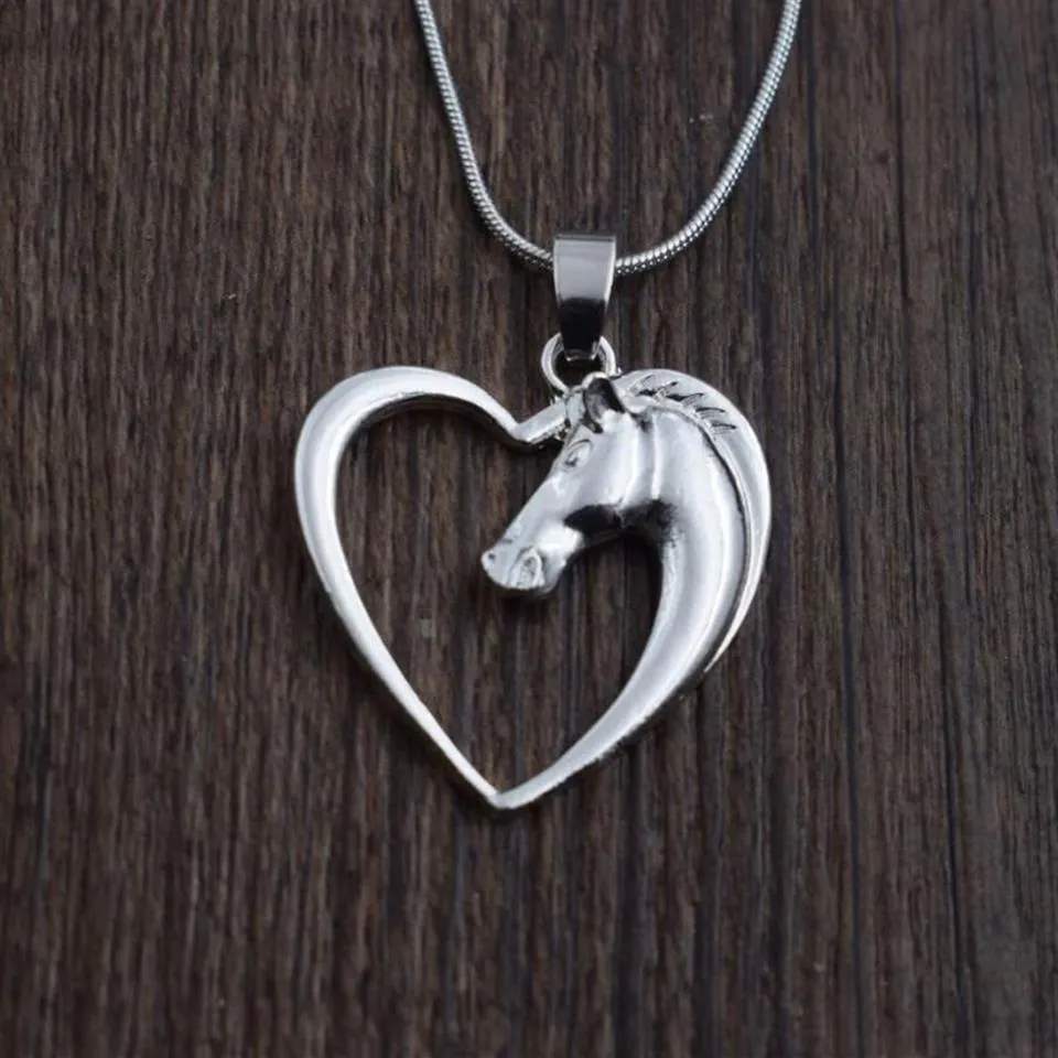 Pendant Necklaces SanLan Fashion Jewelry Plated White K Horse In Heart Necklace For Women Girl Mom Gifts Animal311E