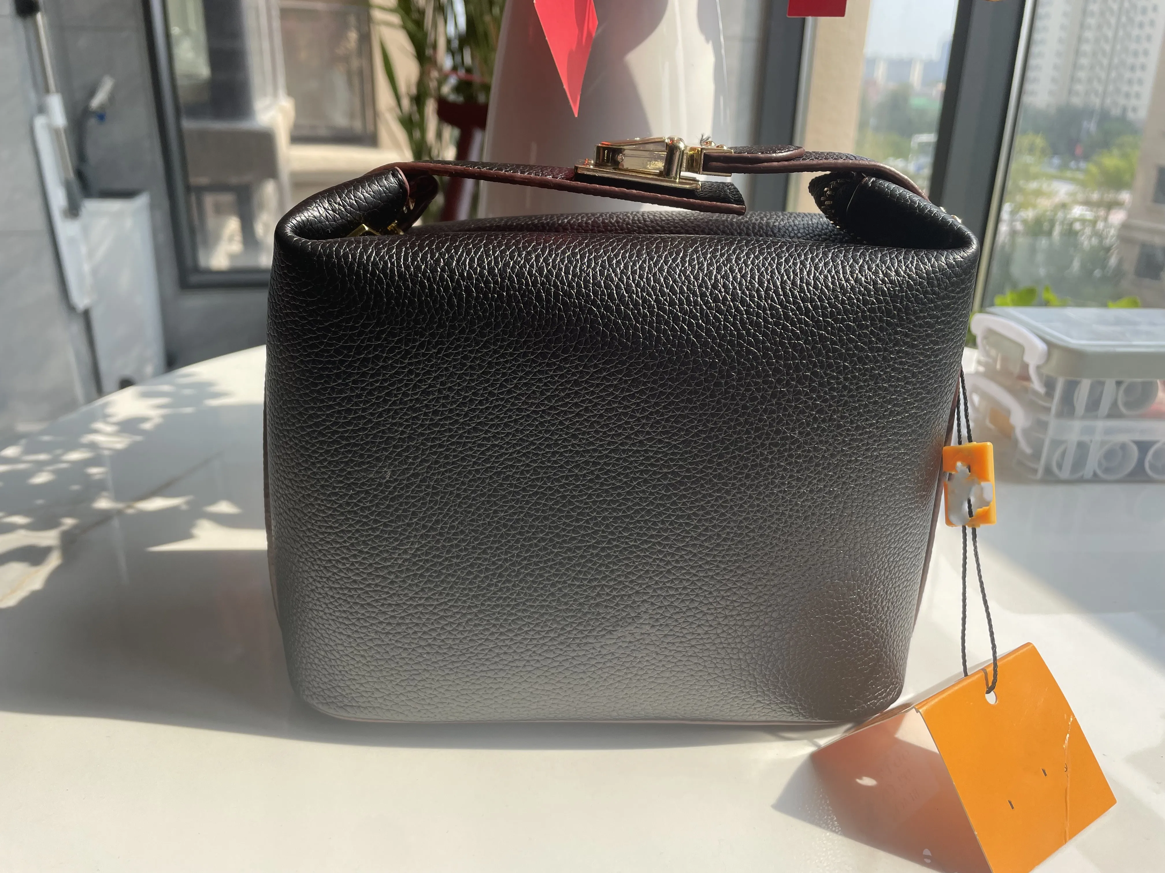 Clearance leather bags sale