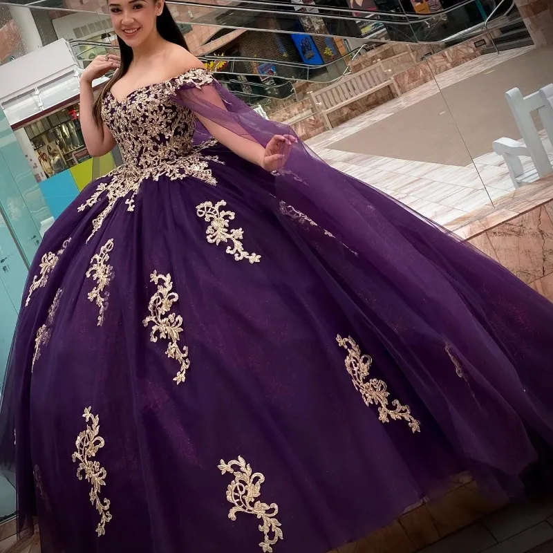 Robe De bal violette robes De Quinceanera Sexy épaules dénudées dentelle Appliques perles avec Cape douce 16 robe robes De 15