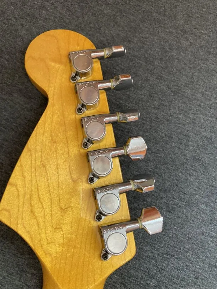 Edw Ards Body Components Strat Electric Guitar مثل نفس الصور