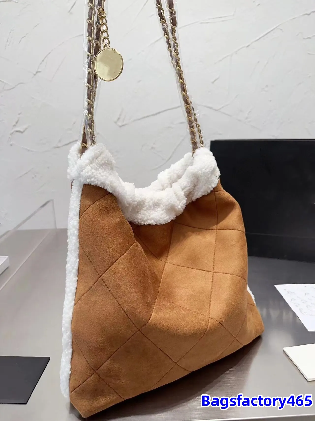 22 Sac Automne Laine d'agneau Patchwork Femmes Designer avec petit sac à main Charme Lettres dorées Matériel en métal Matelasse Chaîne Sac à provisions Grand sac à main à bandoulière fourre-tout